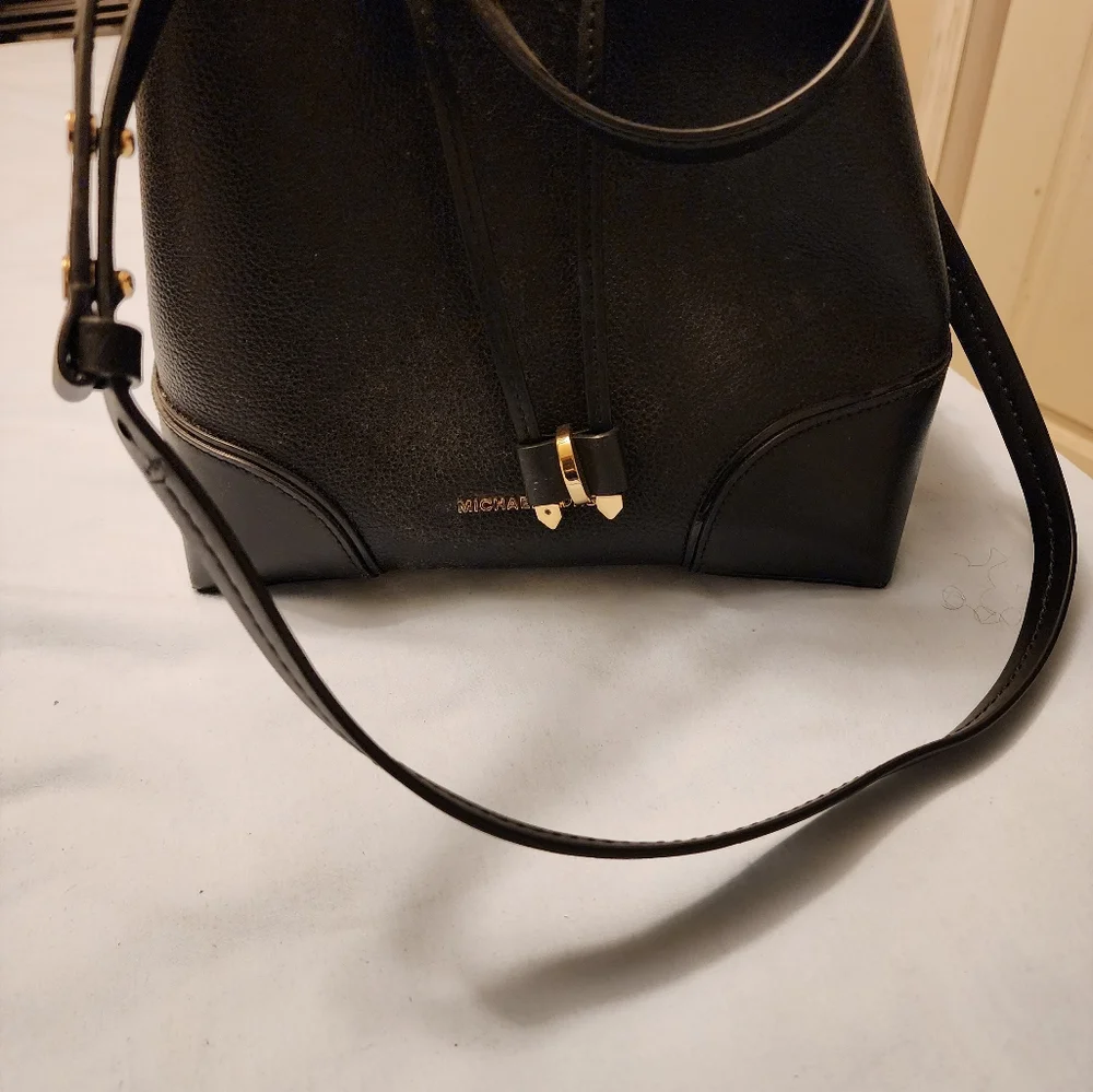 Michael Kors Bucket Bag - Picture 6 of 6